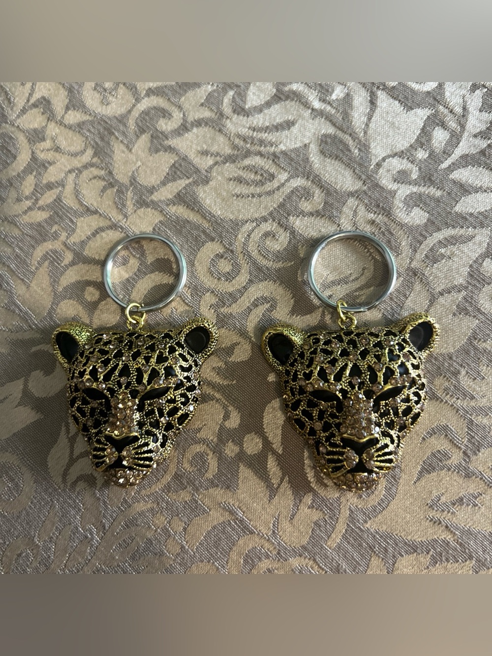 LEOPARD/CHEETAH KEYCHAIN Lot Of 2 Zoo Wild Accessories